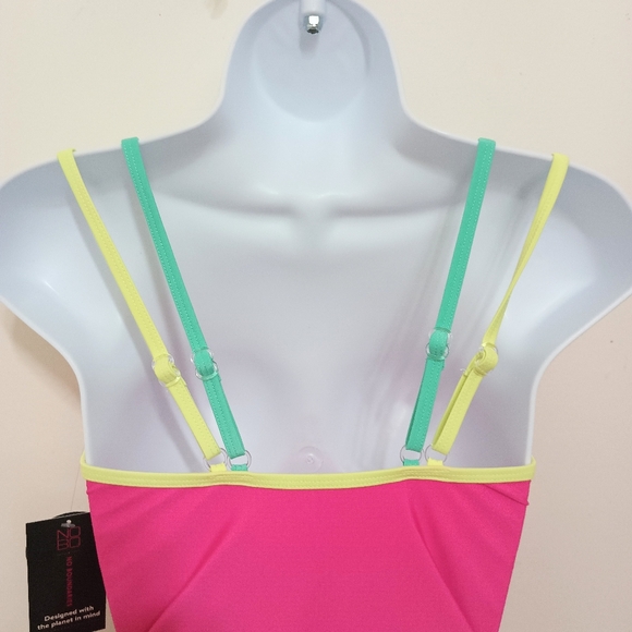 🎁NWT Swimsuit One Piece Push-Up Pads, Stretchable, Adjustable Double Straps - Picture 7 of 16